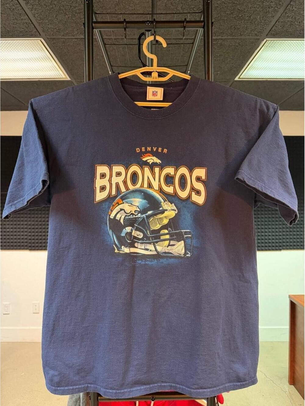 Vintage Denver Broncos Helmet Graphic NFL T-Shirt Navy